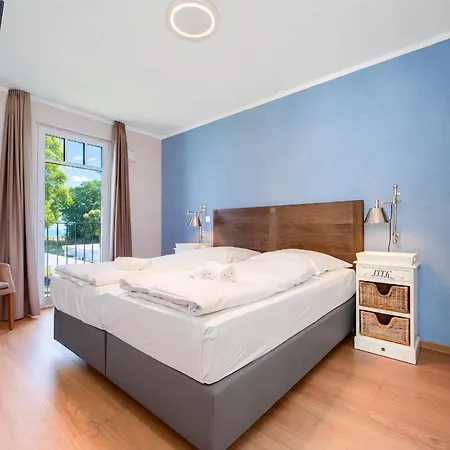 Baltischer Hof 41 *